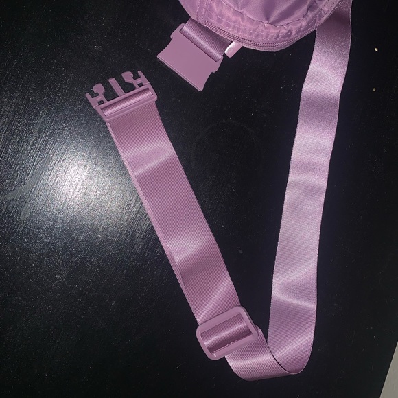 Athleta Fanny Pack - Picture 3 of 7